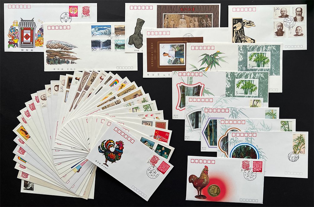 1993 PRC Covers: PRC 1993-1 to 1993-17 with 1993-1 issued by Beijing Stamp Company, includes souvenir sheet covers for 4 issues, 11 commemorative covers, 1 coin cover, 1 duplicate. Total 45 covers. Weight varies. (2 images)