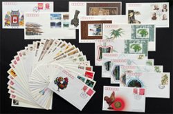 1993 PRC Covers: PRC 1993-1 to 1993-17 with 1993-1 issued by Beijing Stamp Company, includes souvenir sheet covers for 4 issues, 11 commemorative covers, 1 coin cover, 1 duplicate. Total 45 covers. Weight varies. (2 images)